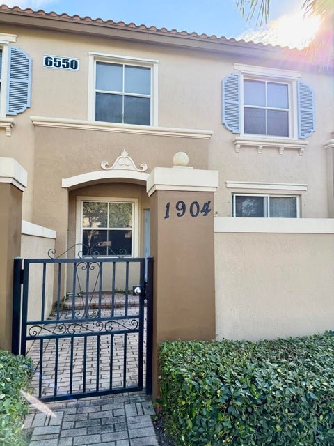 West Palm Beach Townhome: 6550 Morgan Hill Trail