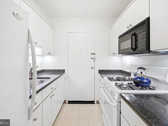 Washington Apartment: 5406 Connecticut Ave NW APT 401,