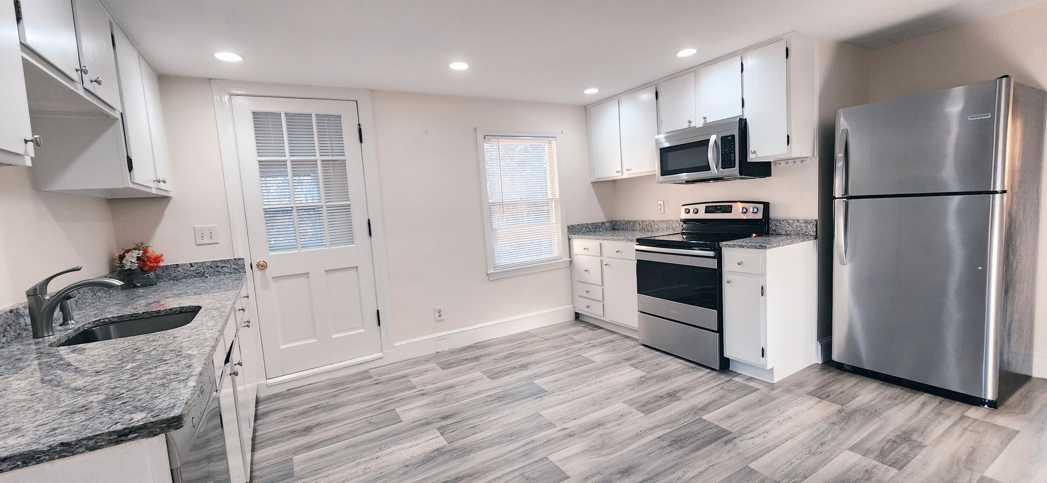 Salem Apartment: 34 Pond St