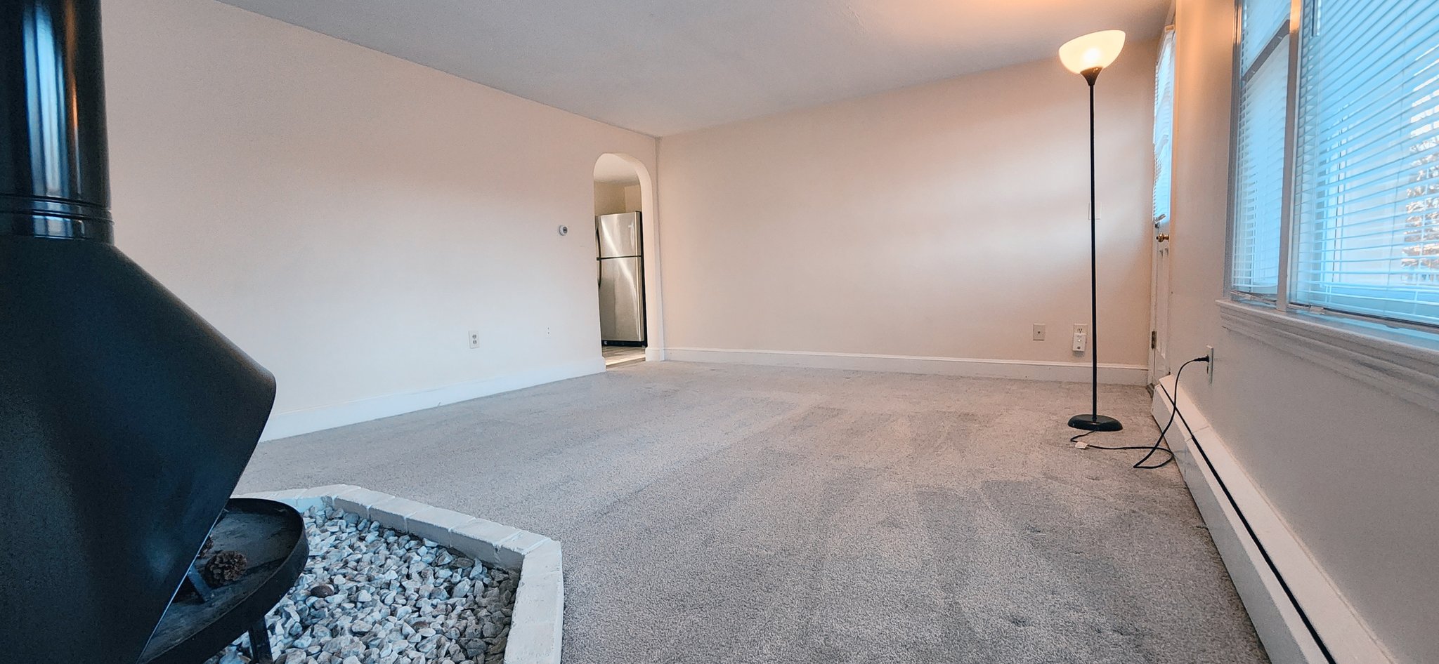 Salem Apartment: 34 Pond St