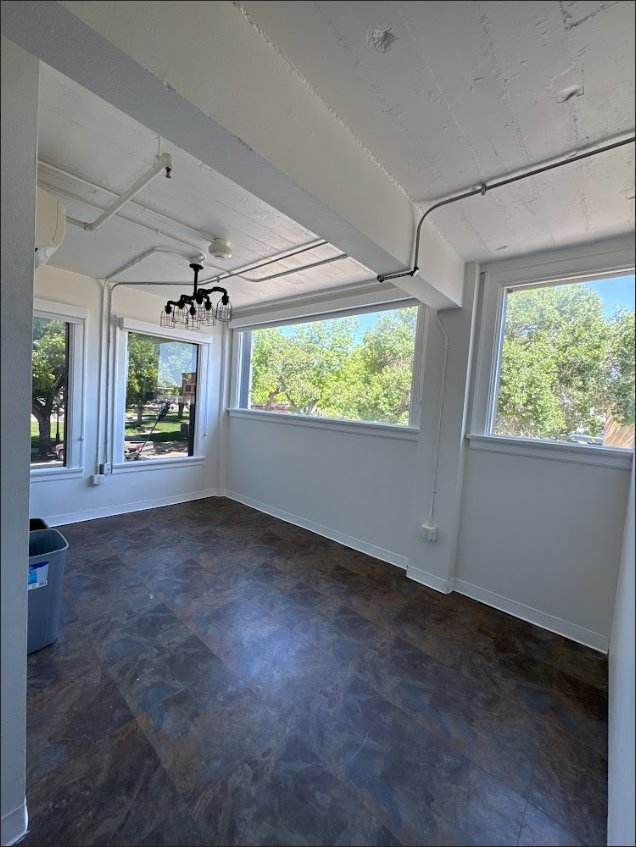 Seguin Other: 217 S River St