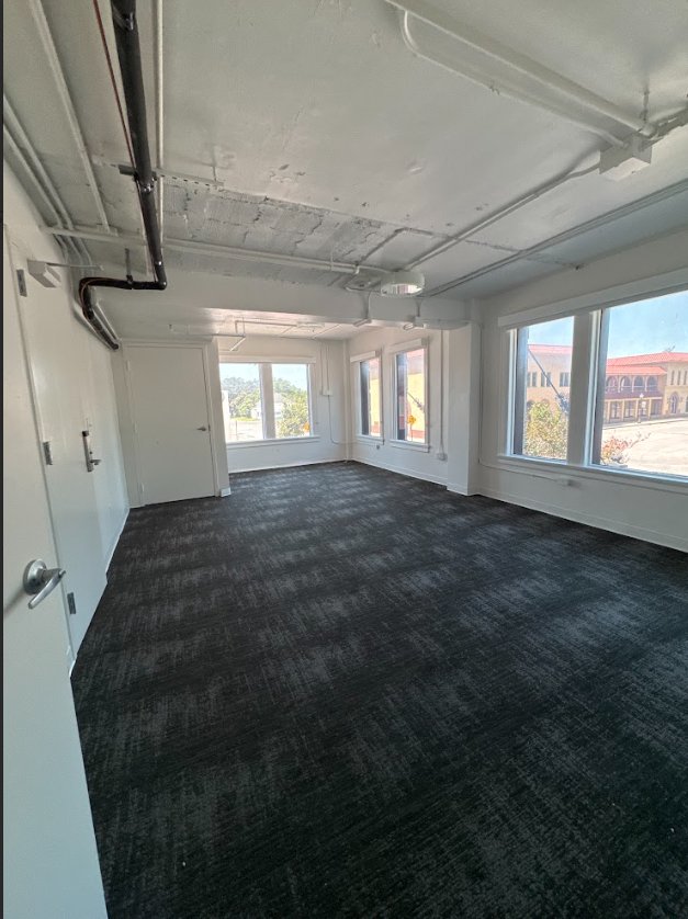 Seguin Other: 217 S River St