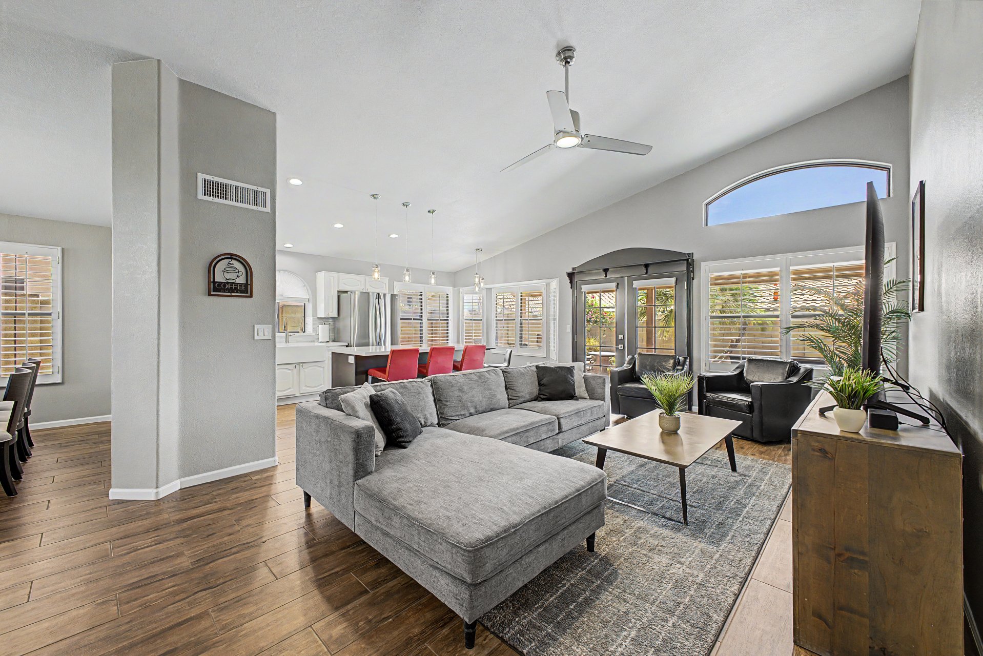 Glendale House: 7243 W Morrow Dr