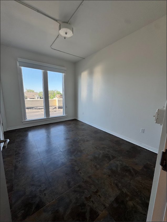 Seguin Other: 217 S River St