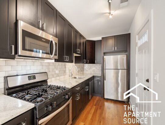 Chicago Apartment: 2207 West Eastwood Ave.