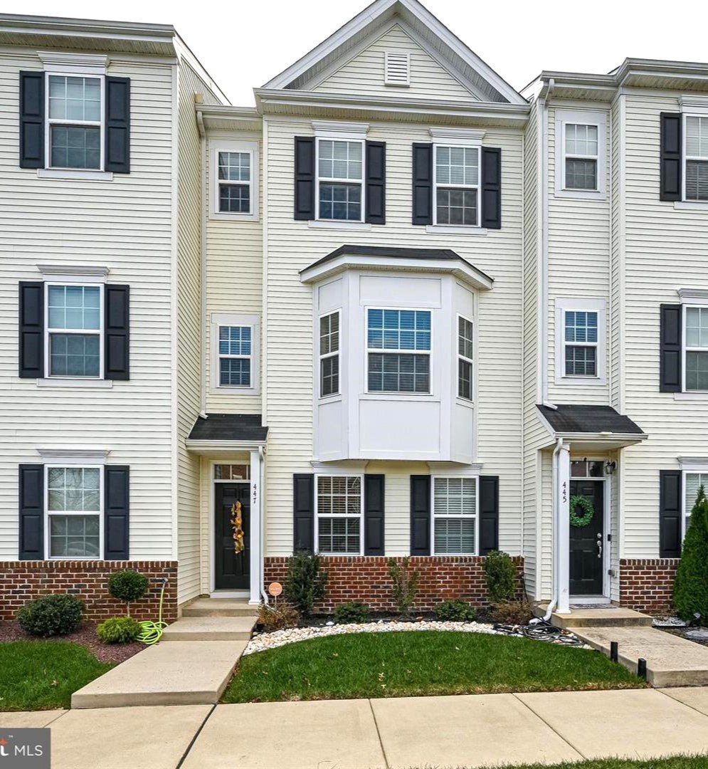 Middletown Townhome: 447 Toftrees Dr