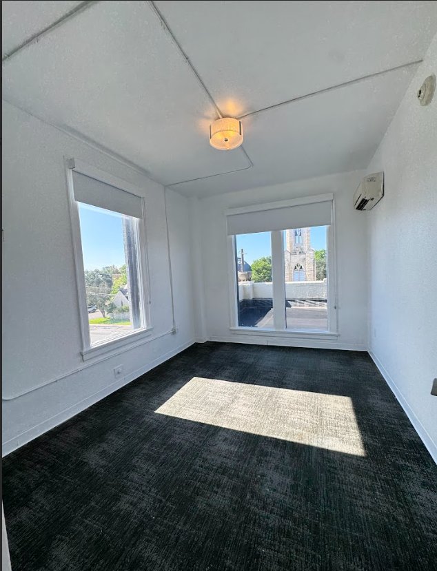 Seguin Other: 217 S River St