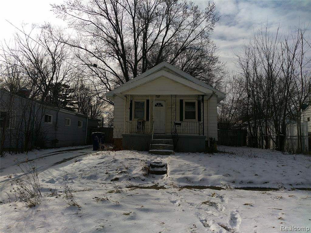 flint House: 741 Barrie ave