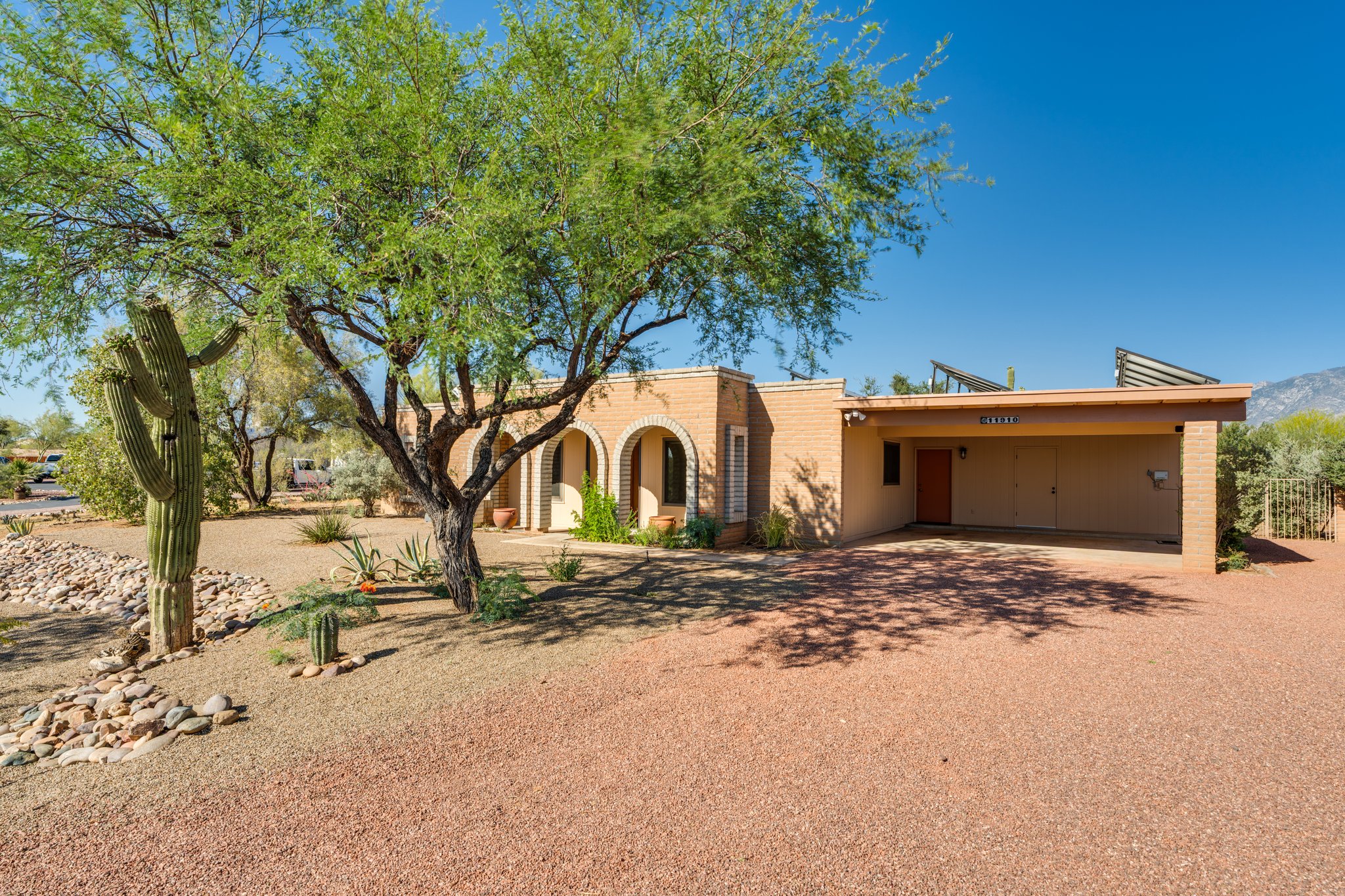Tucson House: 11910 N Joi Dr