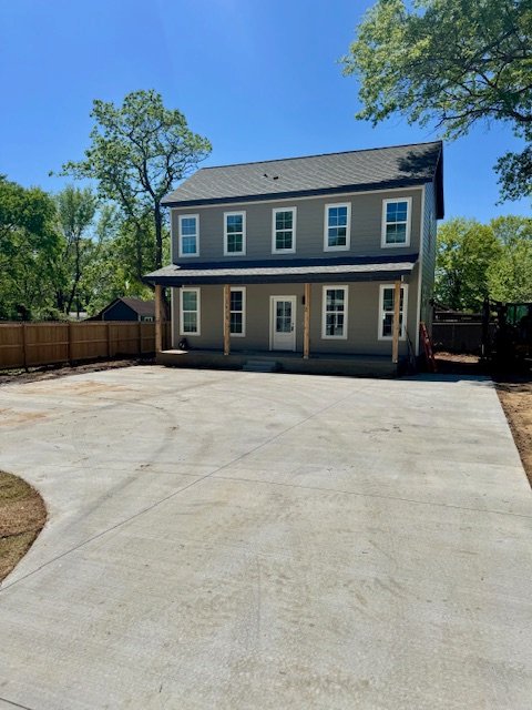 Fayetteville House: 1453 S Washington Ave
