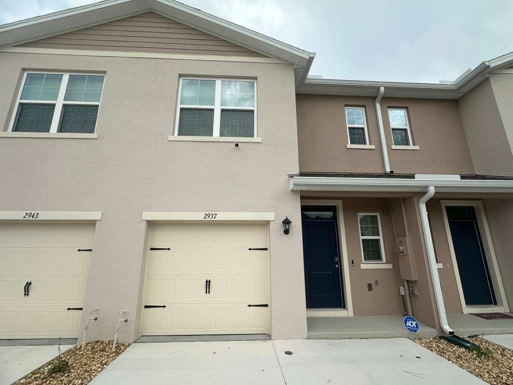 Davenport House: 2933 Canary Ave