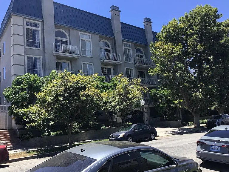 Sherman Oaks Apartment: 15270 Sutton St