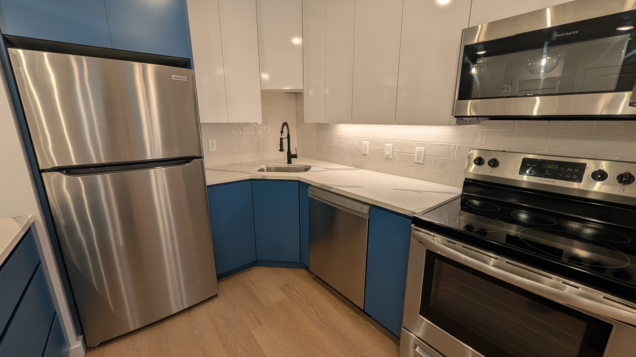 Bloomfield Townhome: 55 Tunxis Ave,