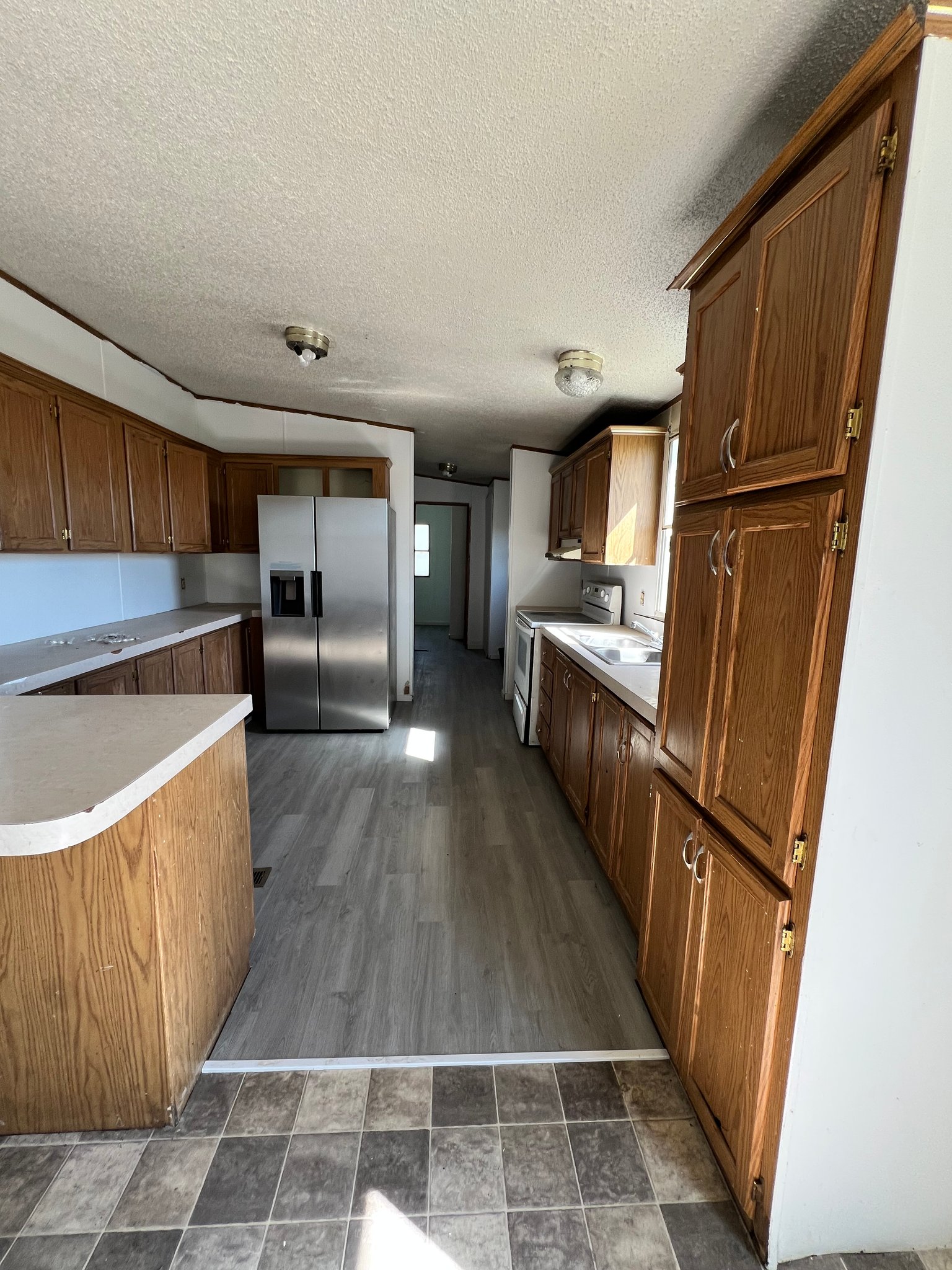 Quincy House: 16841 Road 2 NW