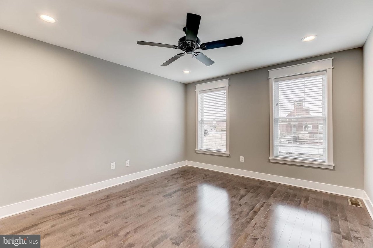 Baltimore Townhome: 3405 - UL Front of House Room