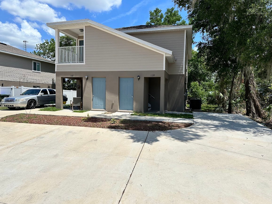 Lakeland House: 1139 Sycamore St