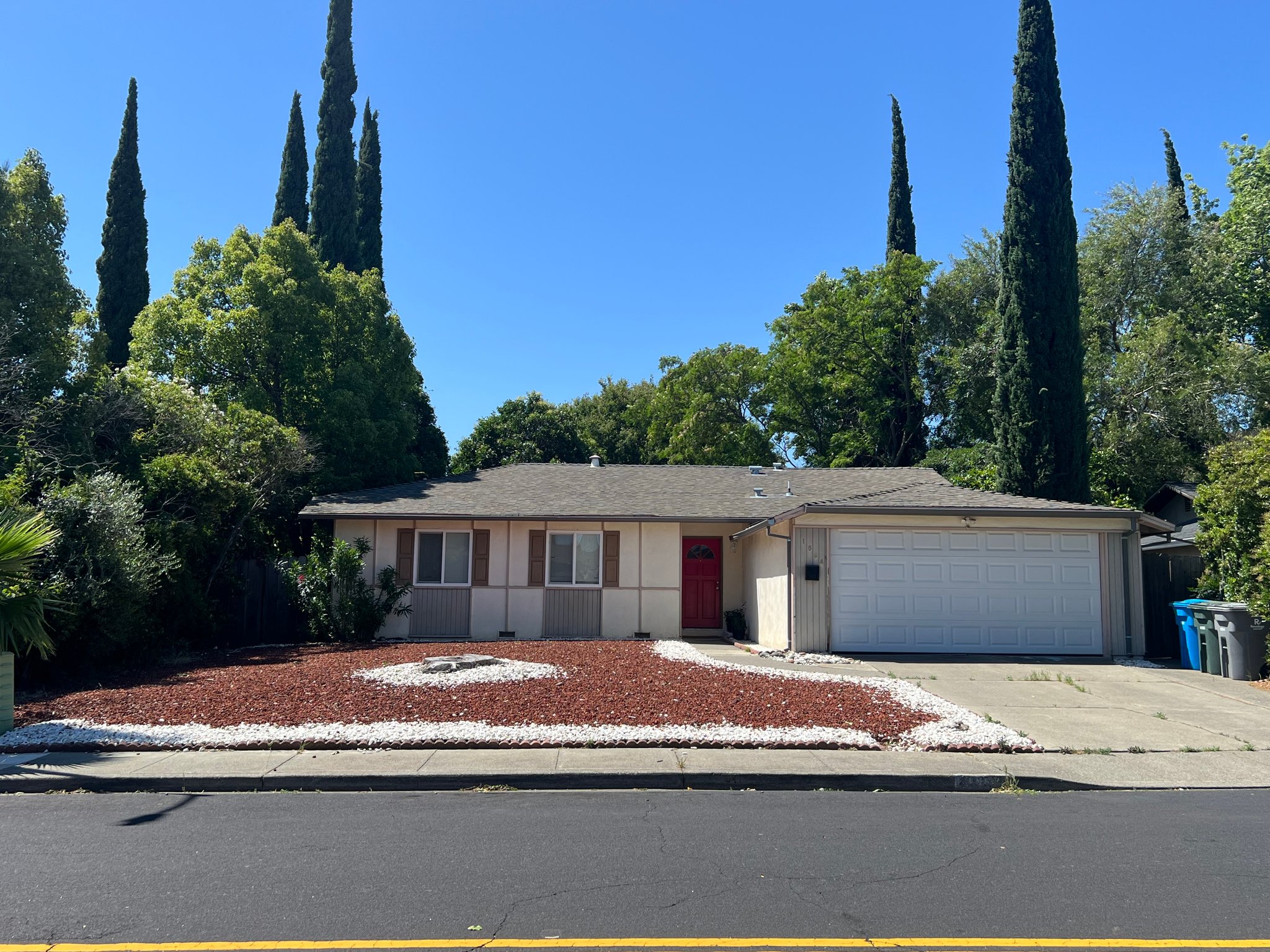 Vacaville House: 1584 Amapola St