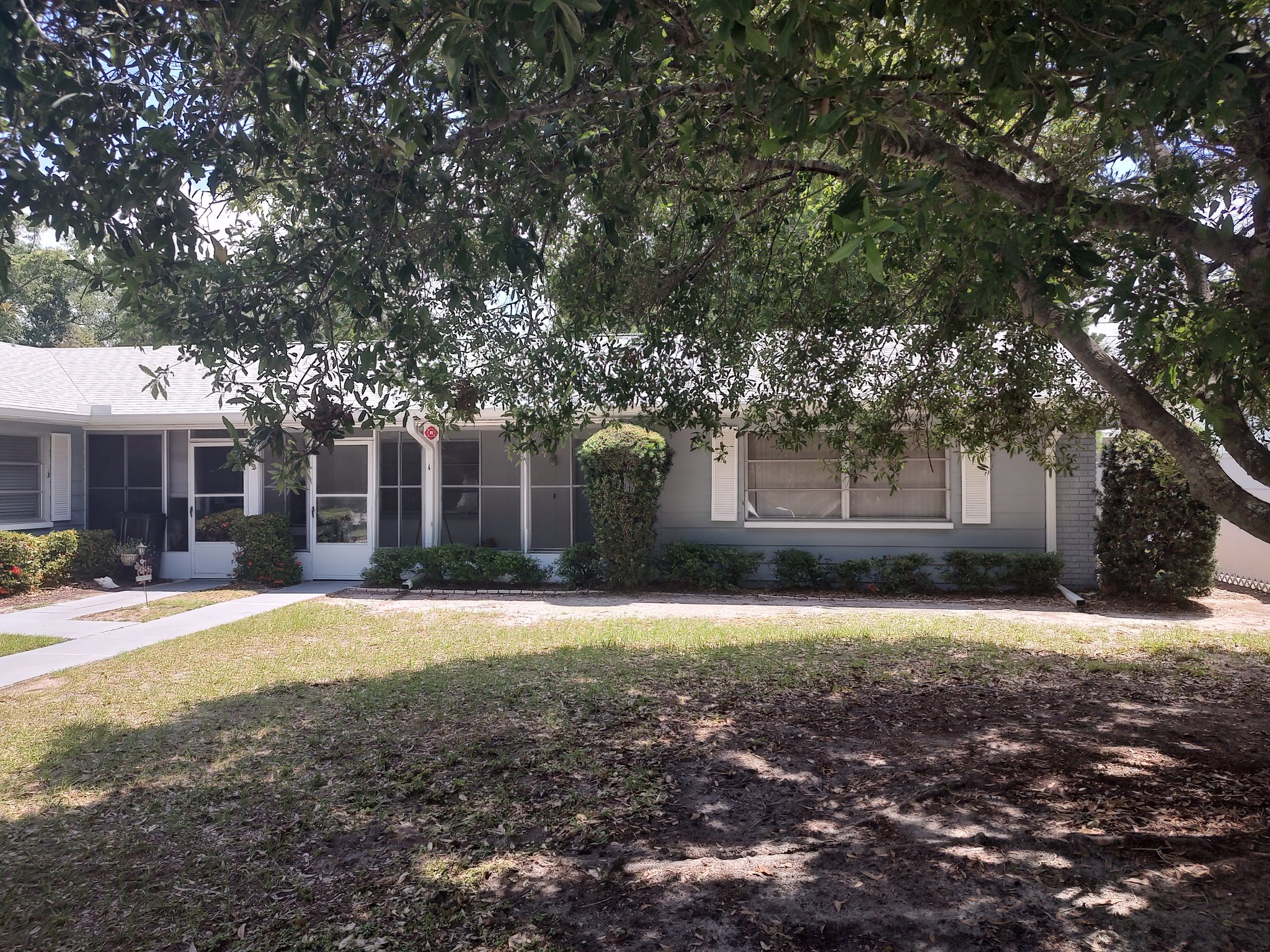 Belleair Bluffs Multiplex: 489 Jewel Ct