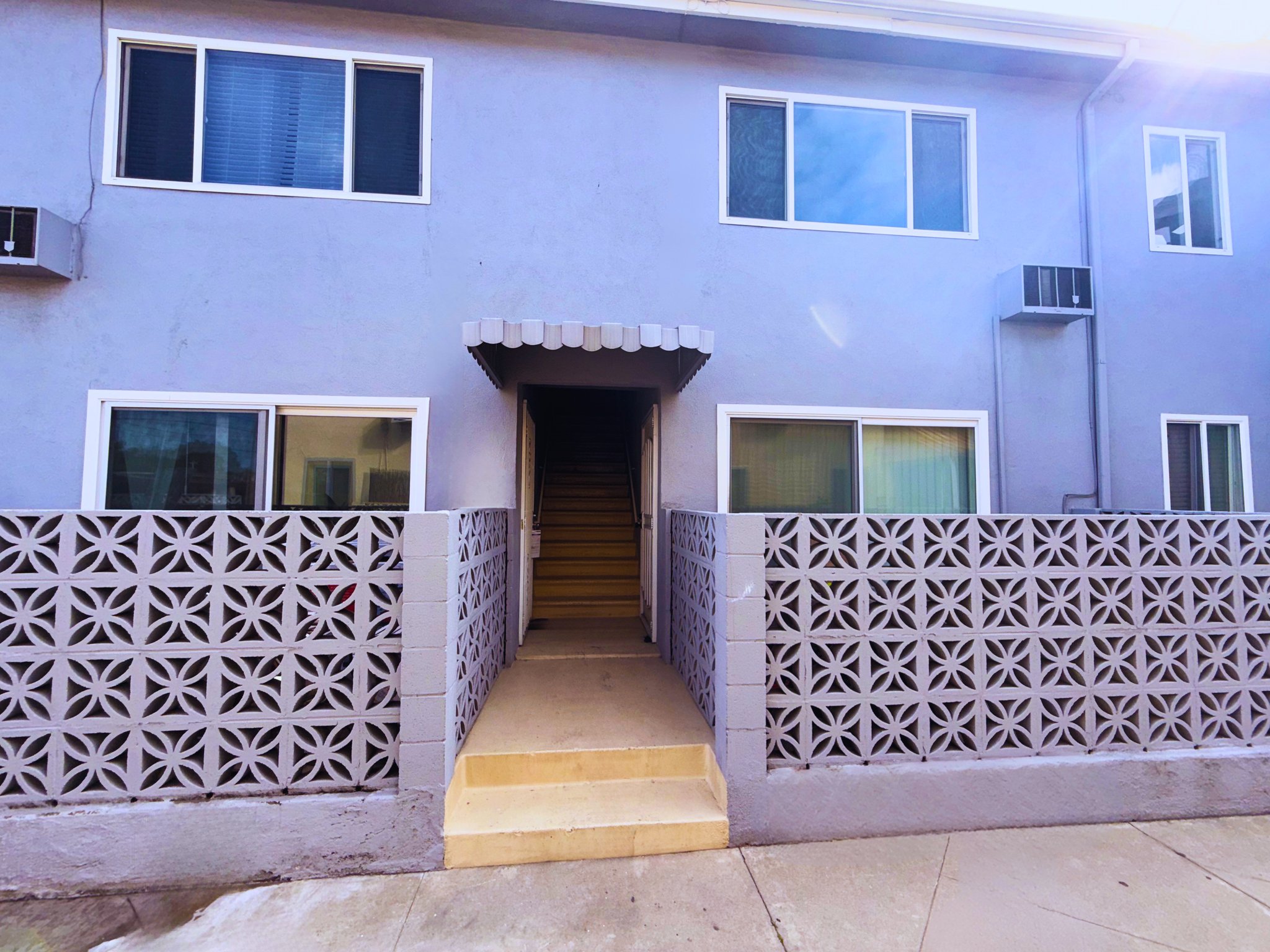 Downey Apartment: 11118 Newville Ave