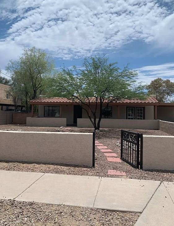 Tucson House: 1474 East Hedrick Drive