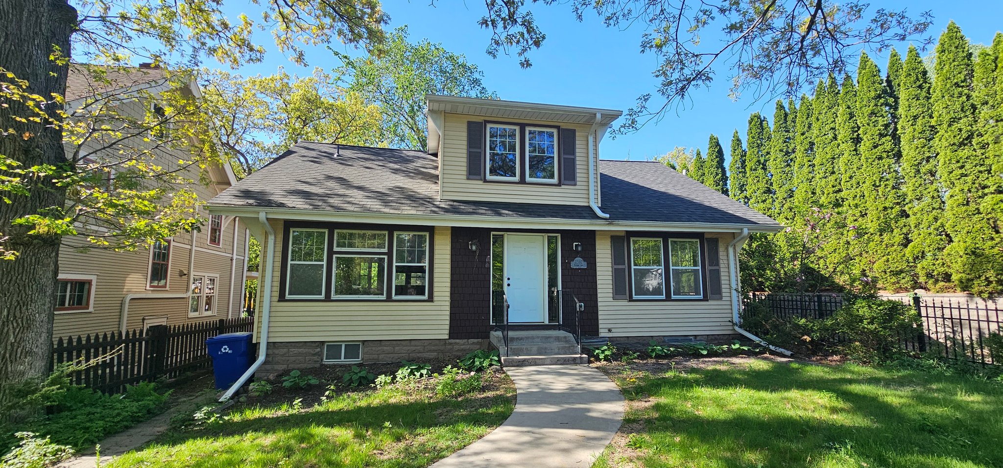 Saint Paul House: 2342 Bourne Ave