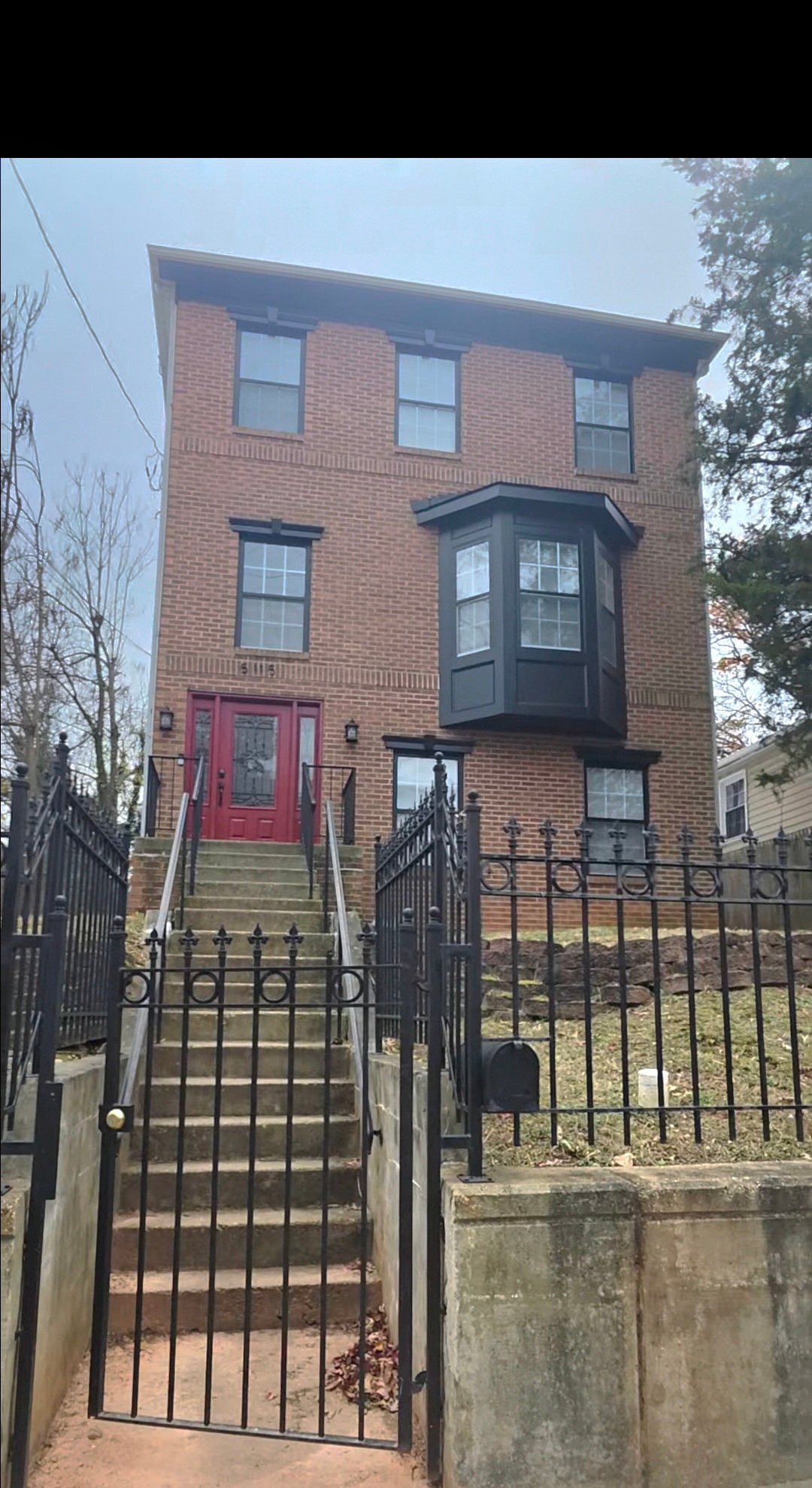 Washington House: 5115 Bass Pl SE