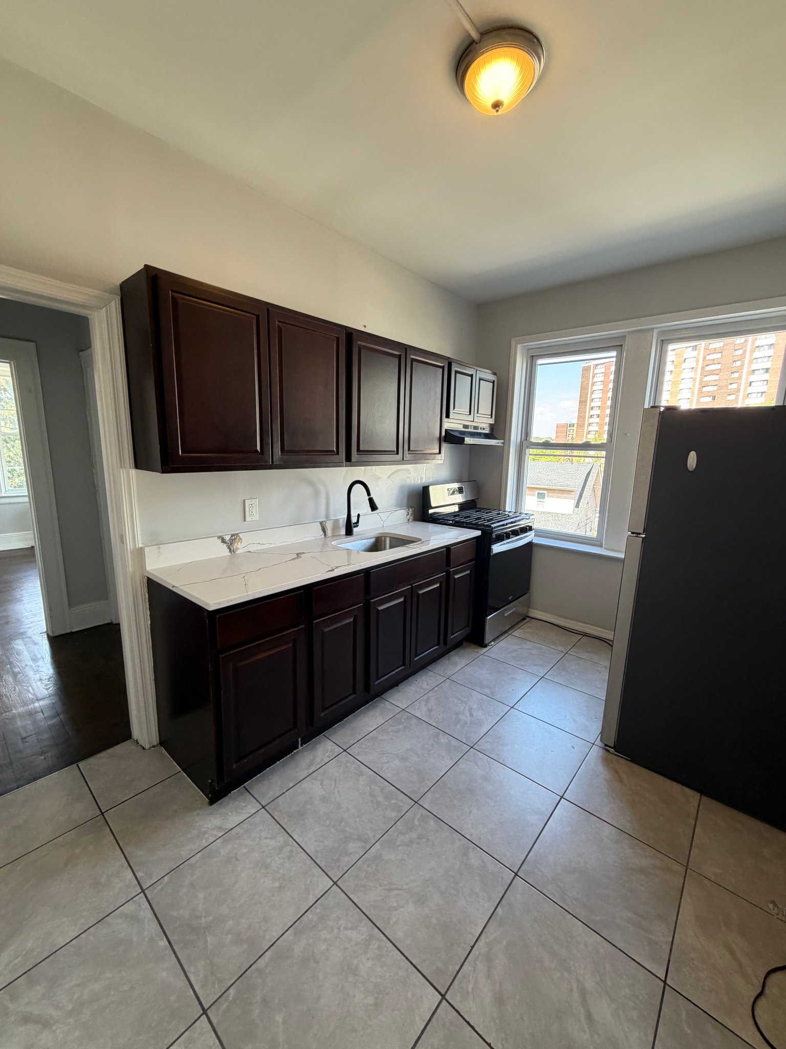 Orange Apartment: 230 Washington St