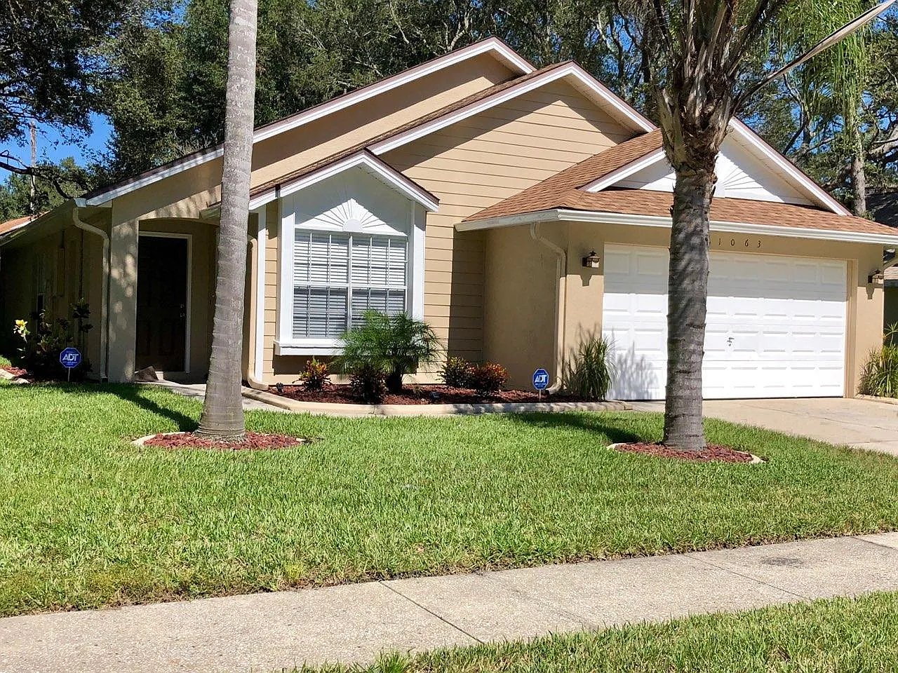 Apopka House: 1063 Royal Oaks Dr