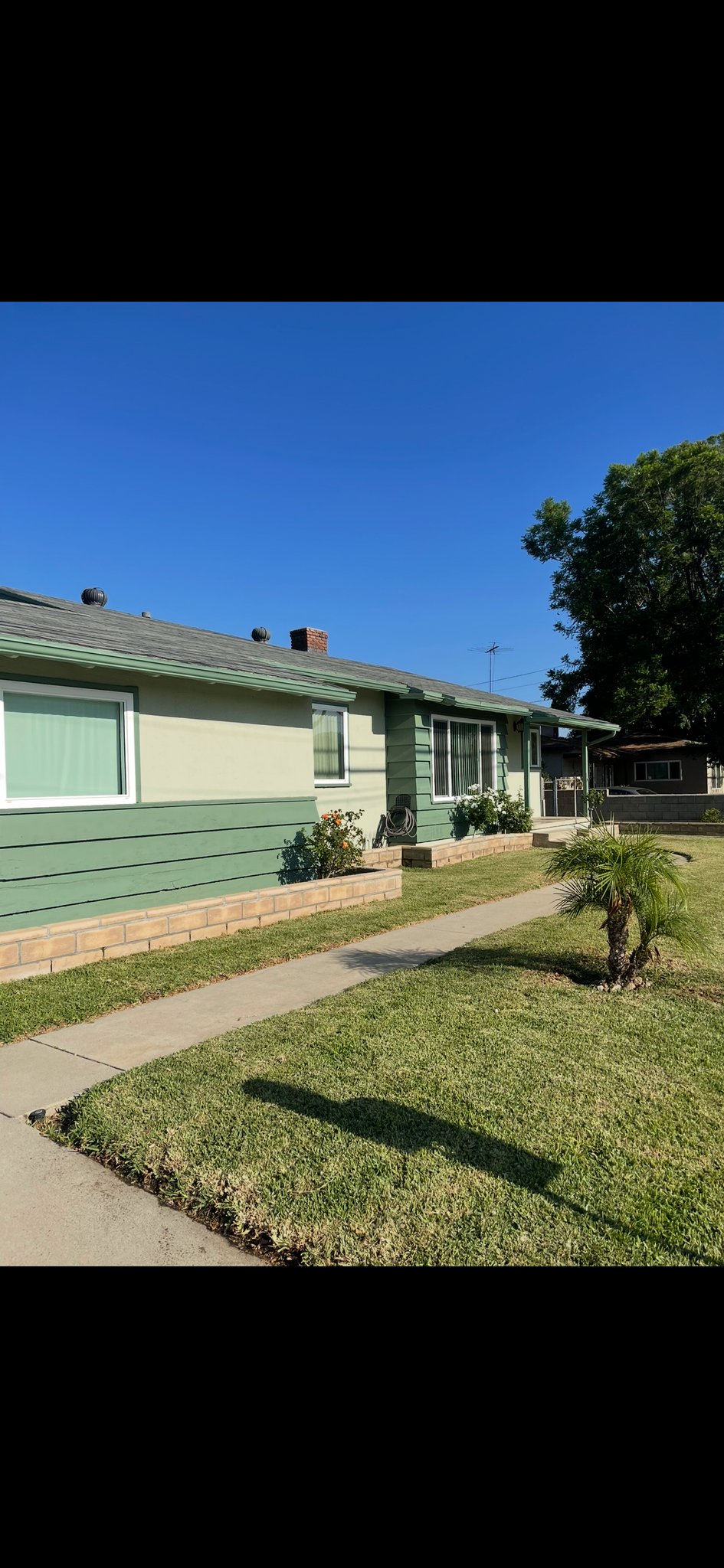 San Dimas Townhome: 224 S Valley Center Ave