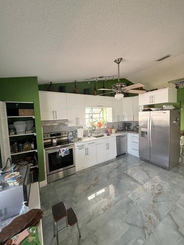 Deerfield Beach House: 11 Capitol Court
