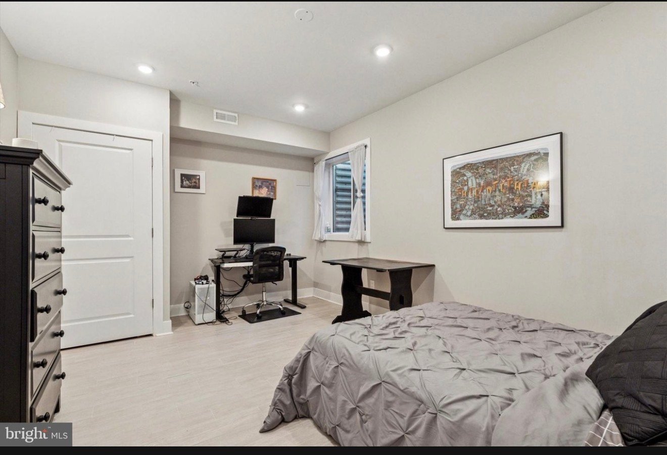 Philadelphia Condo: 999 Titan St