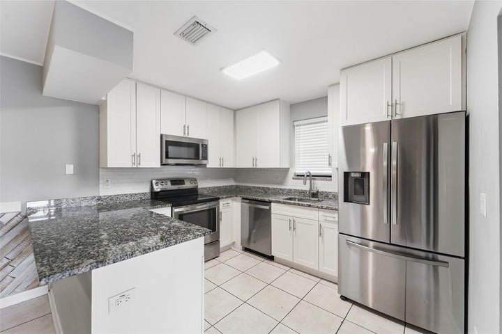 Coral Springs Townhome: 2501 NW 99th Avenue