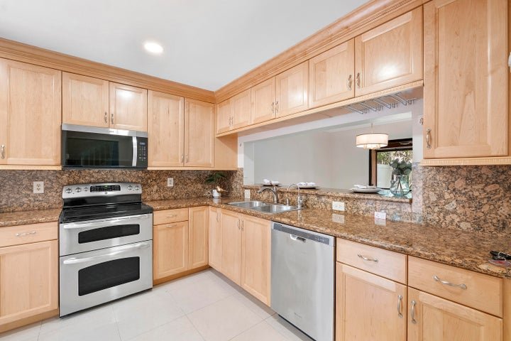 Coconut Creek Townhome: 2047 NW 45th Avenue 2047