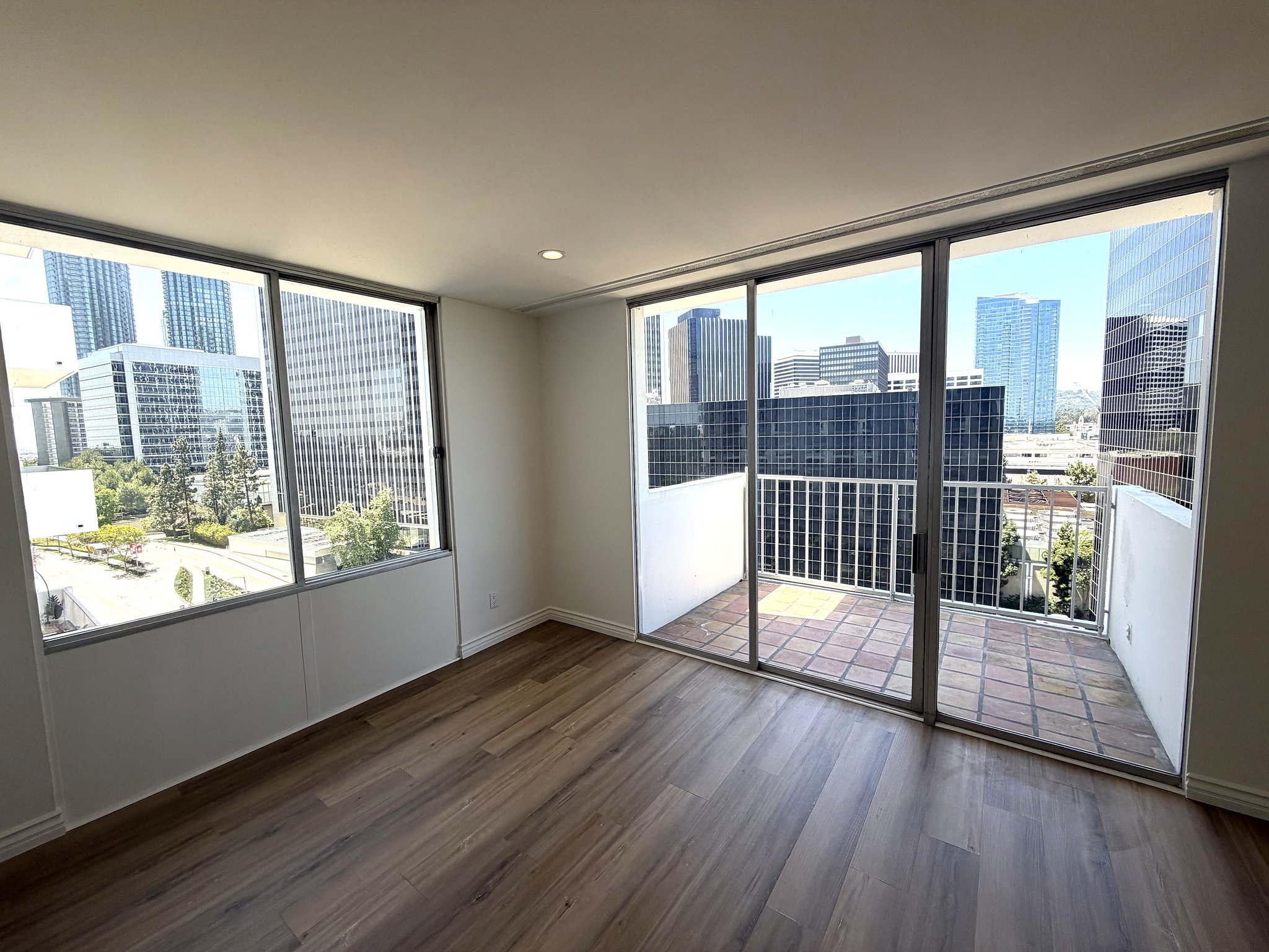 Los Angeles Condo: 2160 Century Park East