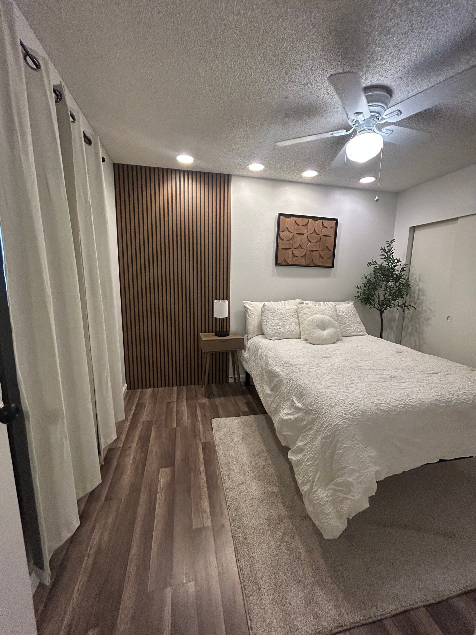 Fresno Condo: 1250 E Shaw Ave