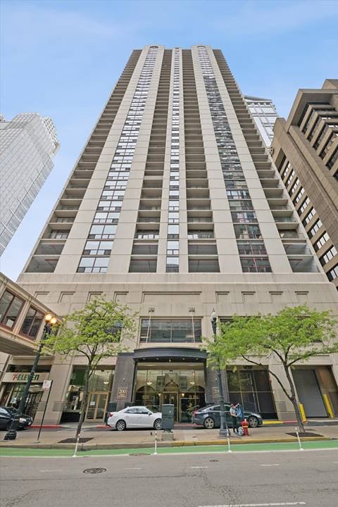 Chicago Condo: 200 N Dearborn St