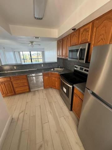 West Palm Beach Condo: 3000 Presidential Way 404