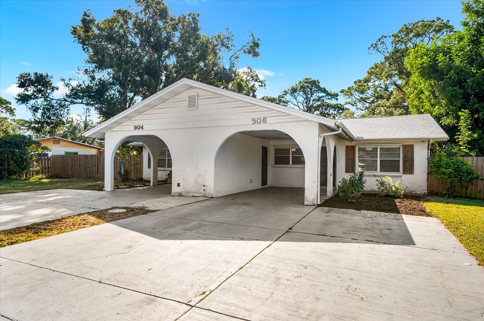 Bradenton Other: 906 66th Ave W