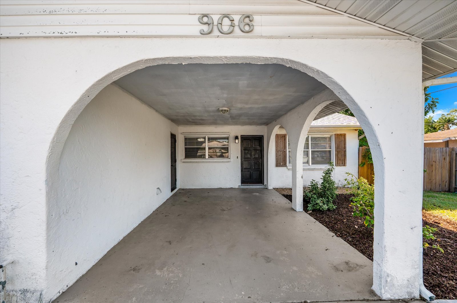Bradenton Other: 906 66th Ave W