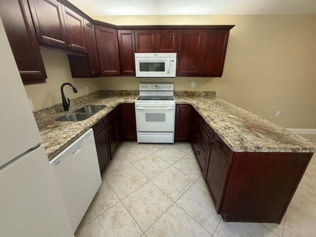 Palm Beach Gardens Townhome: 2407 24th Lane