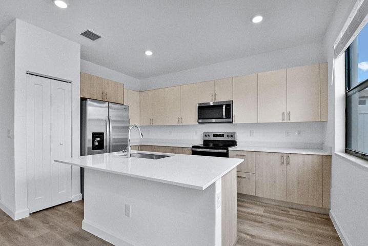 Pompano Beach Townhome: 4074 Highland Oaks Drive