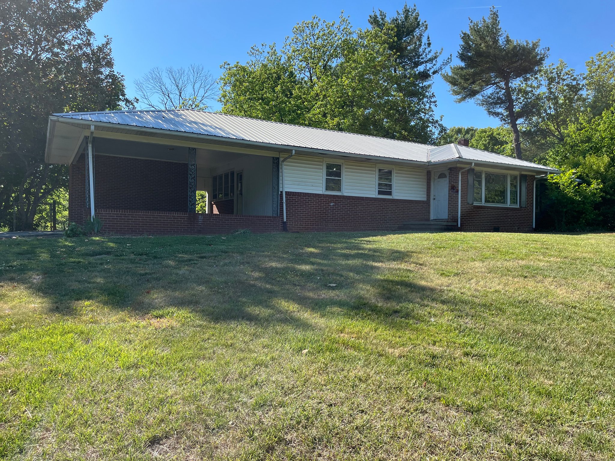 High Point House: 5675 Old Thomasville Rd