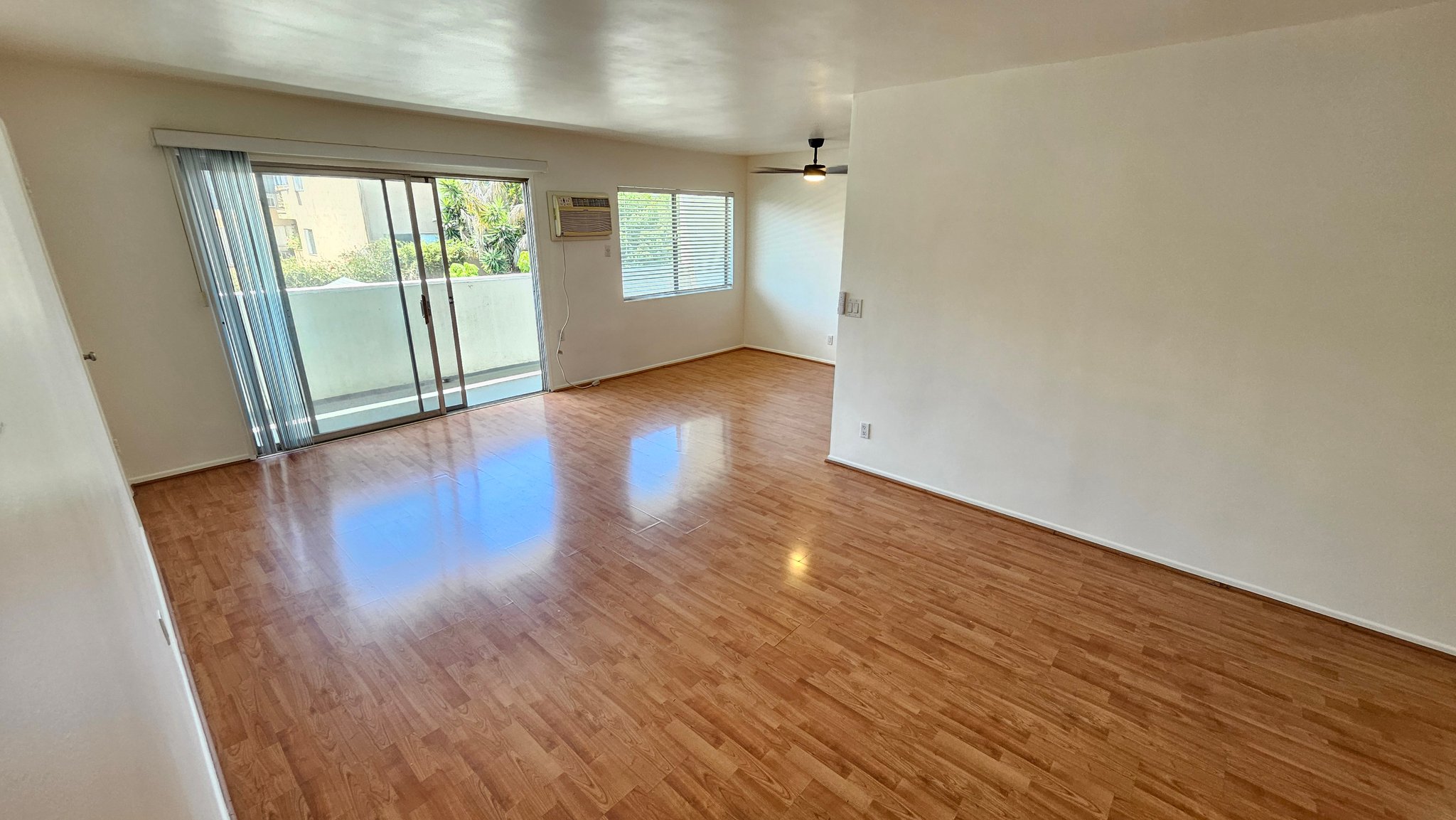West Hollywood Apartment: 1130 N Fuller Ave
