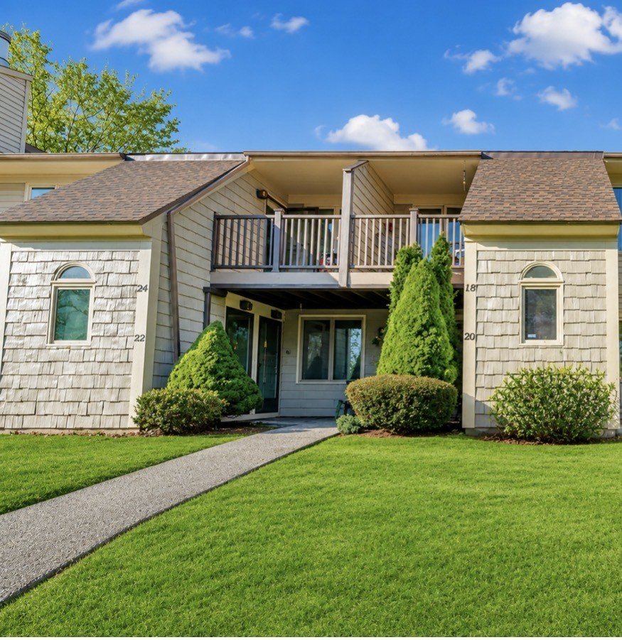 Rocky Hill Condo: 20 Little Oak Lane
