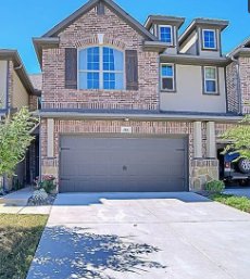 Plano Townhome: 913 Brookville Court