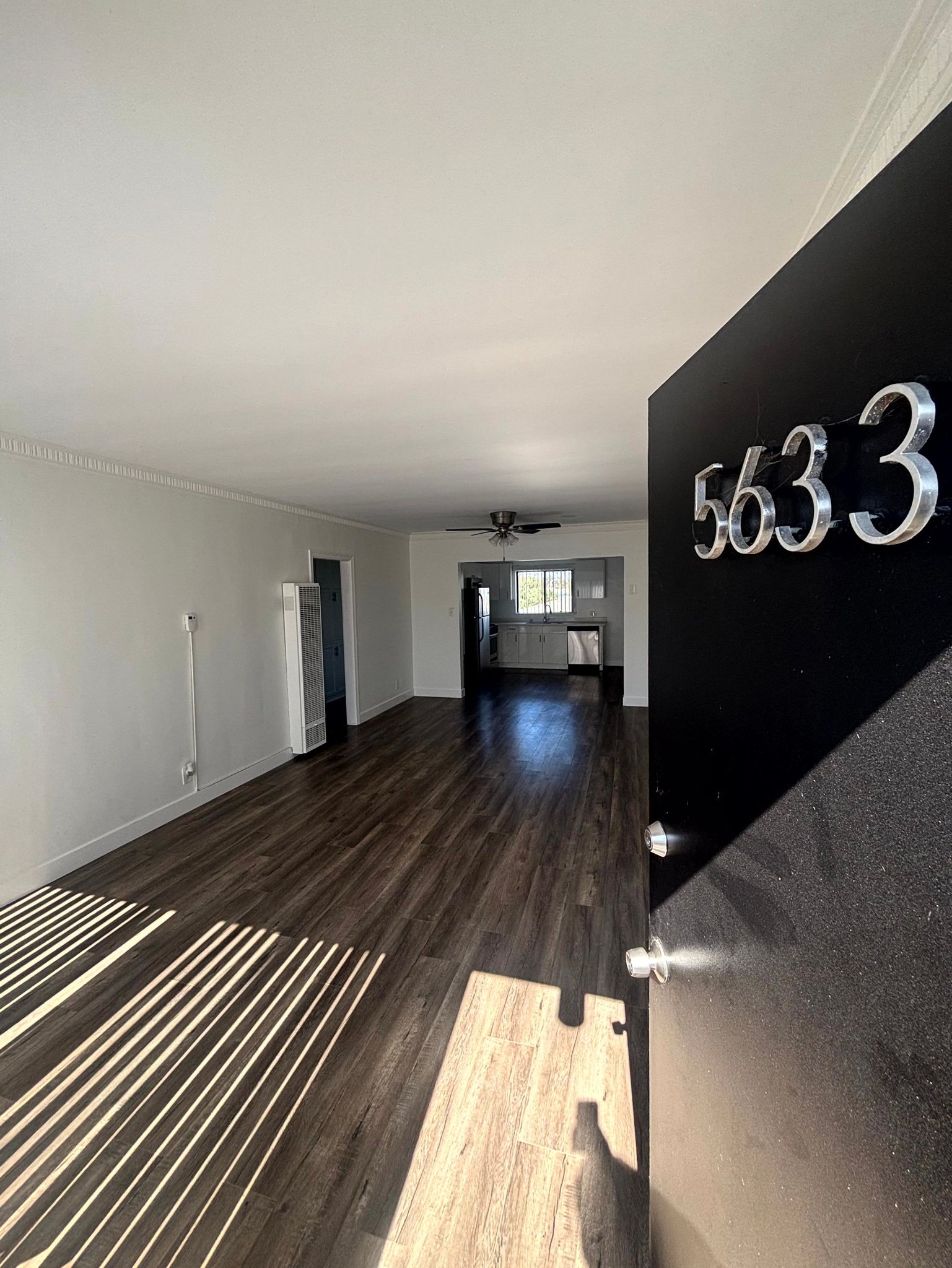 Los Angeles Apartment: 5623-5633 Venice Blvd