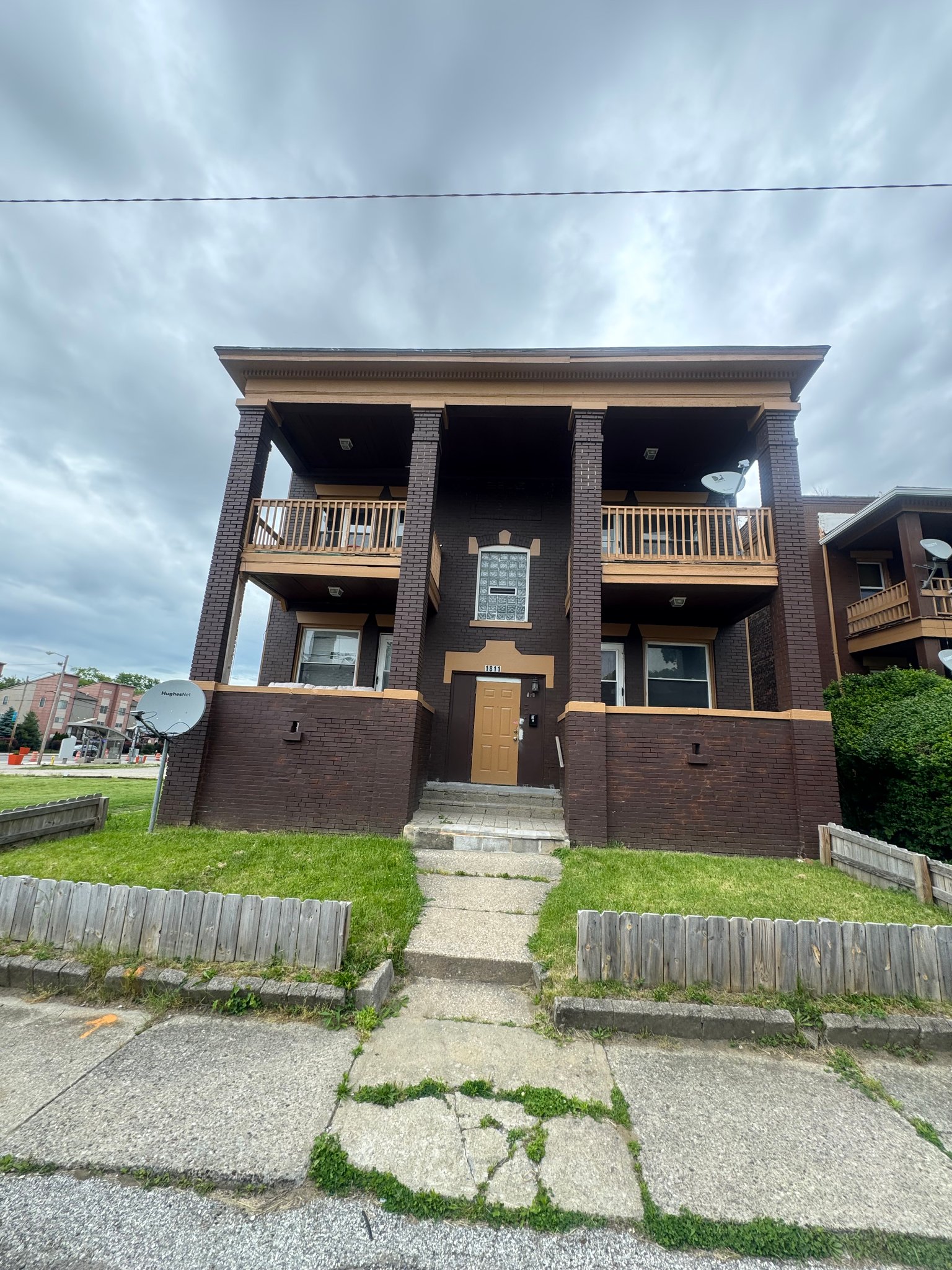 Cleveland Apartment: 1811 Lakeview Rd