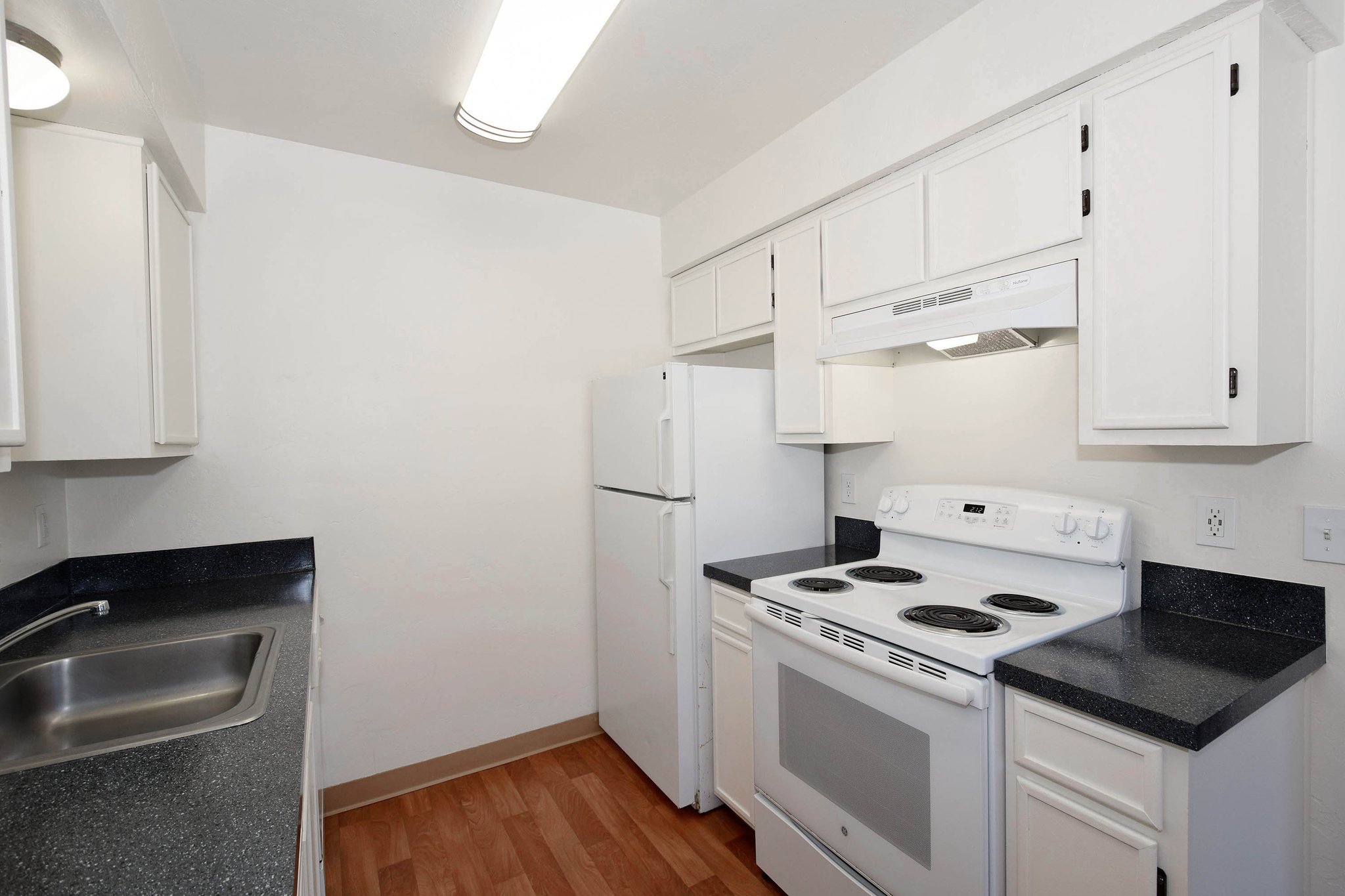 Portland Apartment: 12085 SW 135th Ave