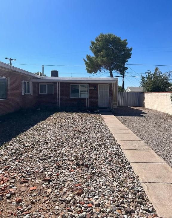 Tucson Townhome: 4634 East Montecito Street