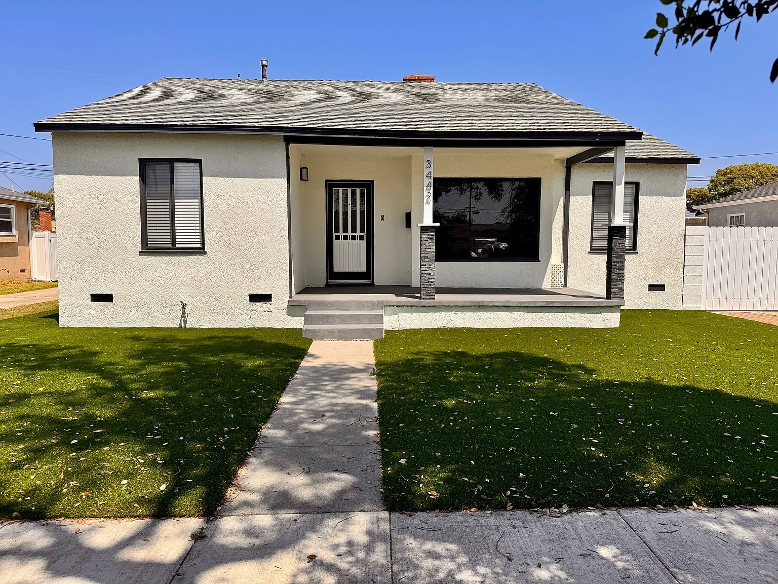 Long Beach House: 3442 N Greenbrier Rd